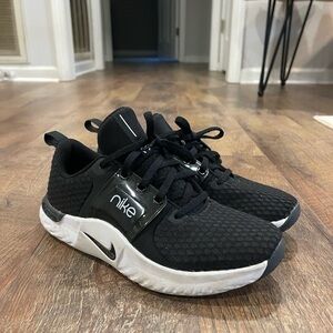 Nike Black and White Size 7 Shoes